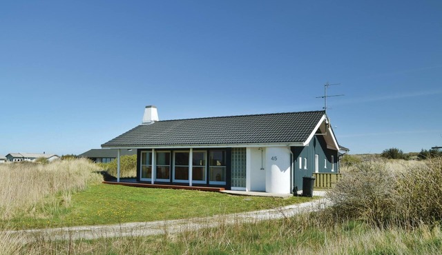 Cozy home in Hjørring with sauna
