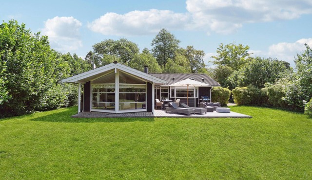 Cozy home in Hornbæk with kitchen