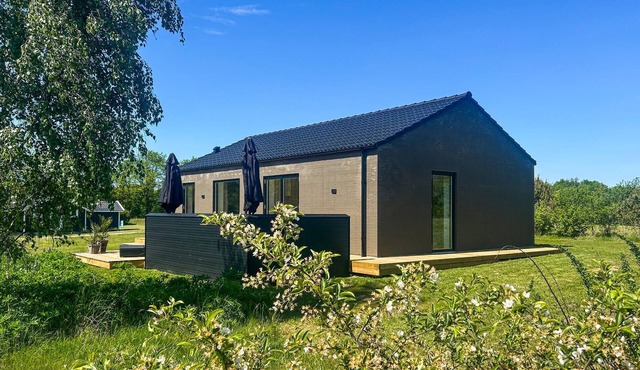 Cozy home in Hovborg with WiFi