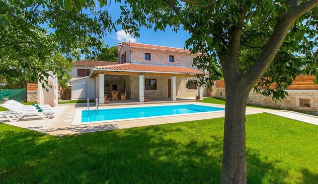 Cozy home in Sveti Petar u Sumi