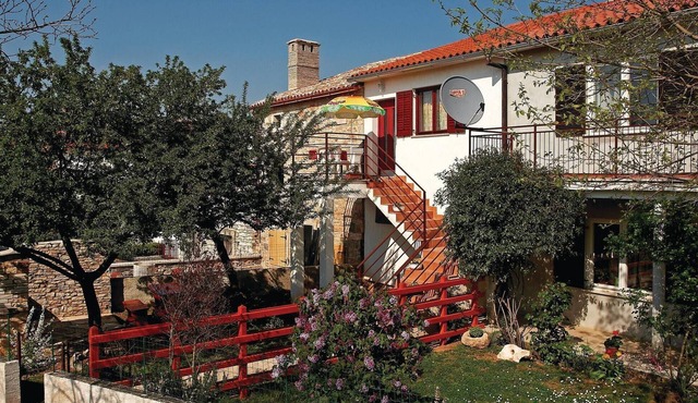Cozy home in Hrboki with WiFi