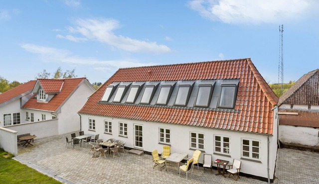 Cozy home in Humble with WiFi