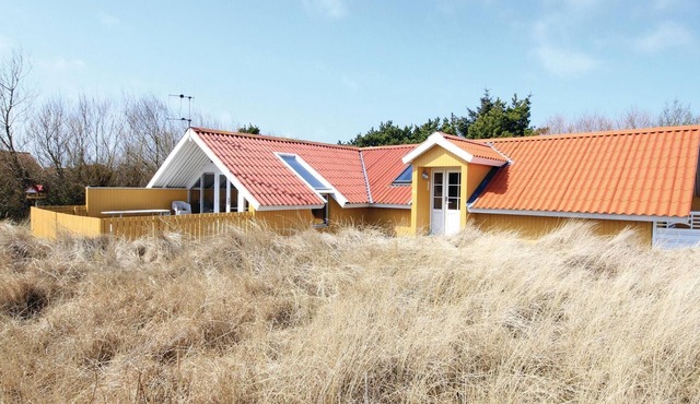 Cozy home in Hvide Sande with WiFi