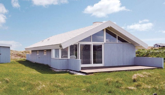 Cozy home in Hvide Sande with sauna