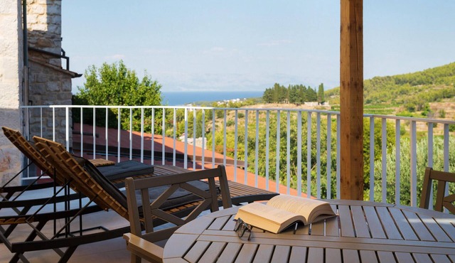 Cozy home in Jelsa with WiFi