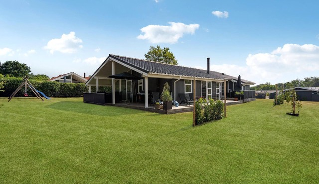 Cozy home in Juelsminde with sauna