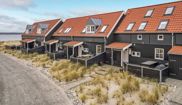 Cozy home in Juelsminde with kitchen