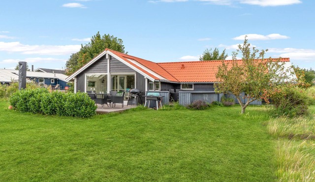 Cozy home in Kalundborg with kitchen