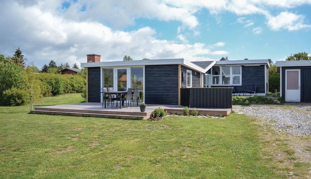 Cozy home in Knebel with house sea view