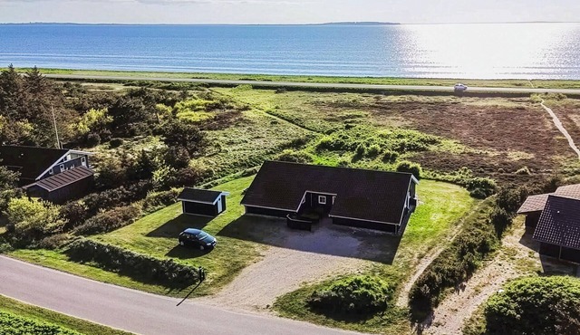 Cozy home in Løgstør with sauna