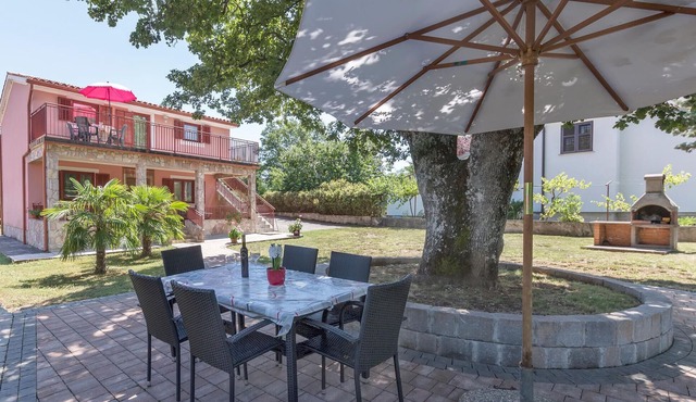Cozy home in Labin with kitchen