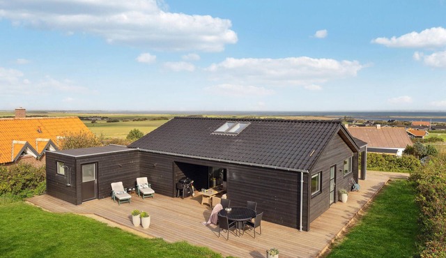 Cozy home in Lemvig with house sea view