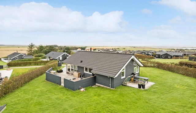 Cozy home in Lemvig with sauna