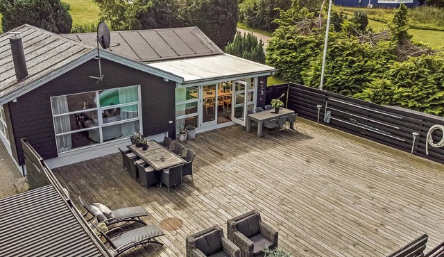 Cozy home in Løgstrup with WiFi