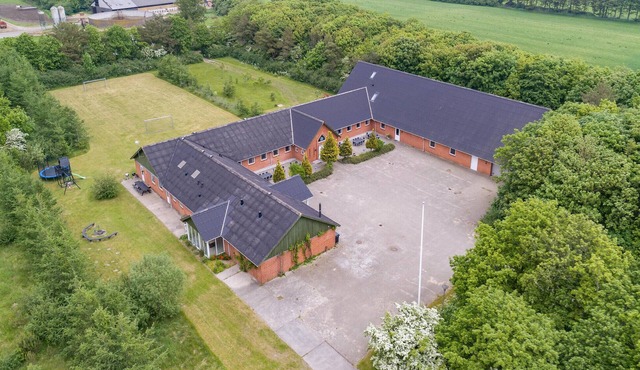 Cozy home in Løkken with kitchen