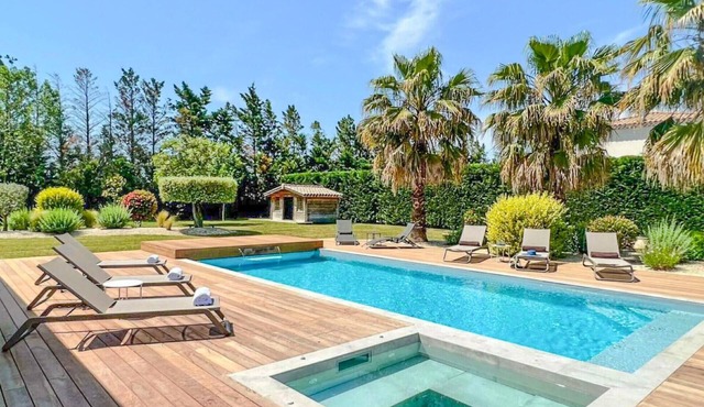 Cozy home in Maillane with kitchen