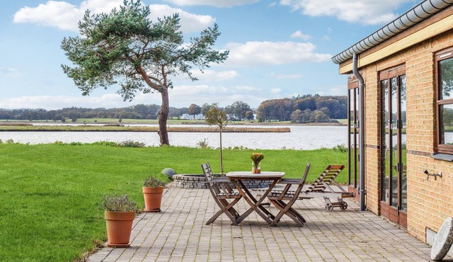 Cozy home in Malling with WiFi