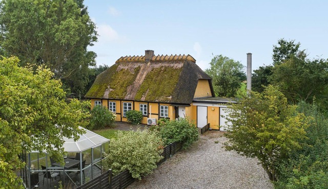 Cozy home in Maribo with WiFi