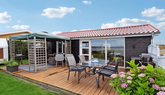 Cozy home in Mesinge with WiFi