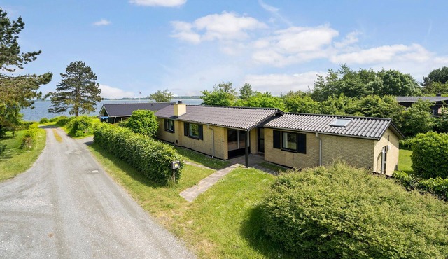 Cozy home in Mesinge with WiFi