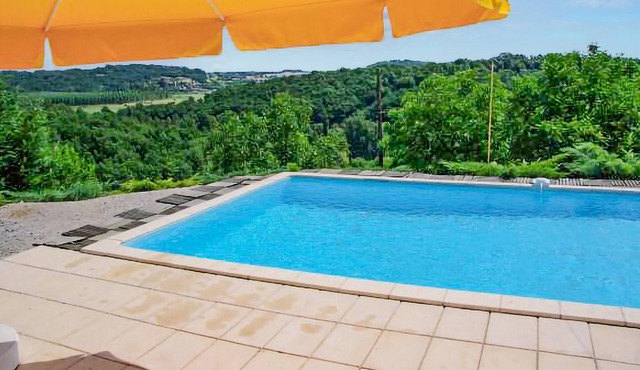 Cozy home in Montignac with kitchenette