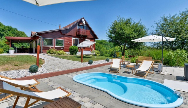 Cozy home in Mrzlo Polje with sauna