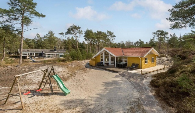 Cozy home in Nexø with sauna