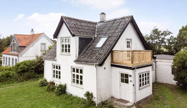 Cozy home in Nørre Alslev with WiFi