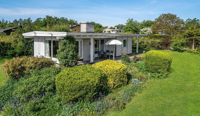 Cozy home in ølsted with kitchen