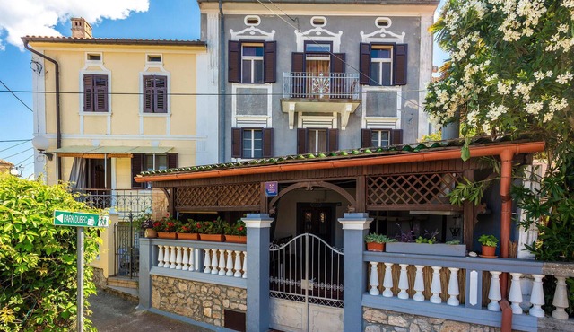 Cozy home in Omisalj with kitchen