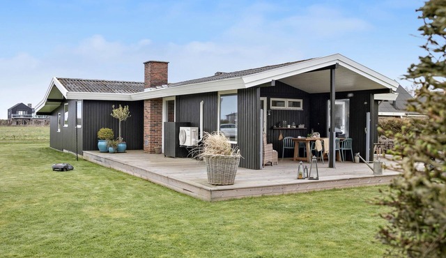 Cozy home in Otterup with WiFi