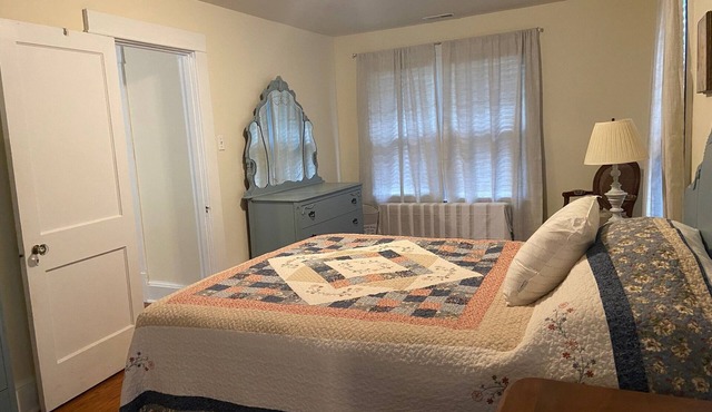 Cozy Home in Peaceful Location-Short Drive to Beaches & Bay