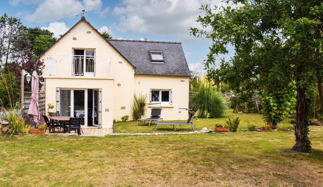 Cozy home in Plouézec with WiFi