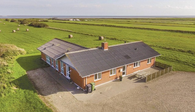 Cozy home in Ringkøbing with sauna