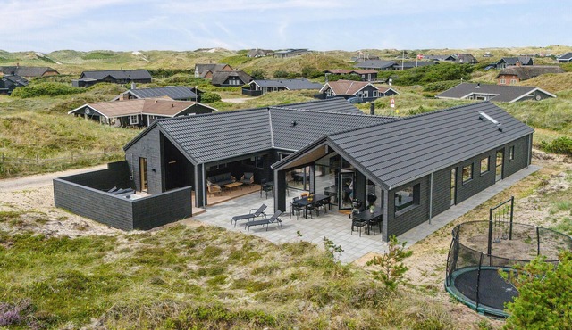 Cozy home in Ringkøbing with sauna