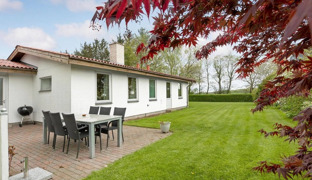 Cozy home in Rødekro with WiFi