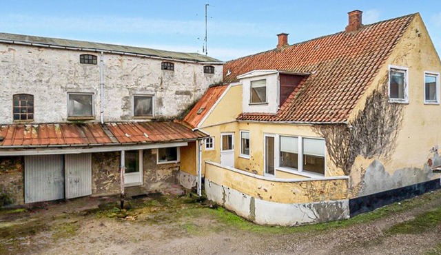 Cozy home in Rudkøbing with WiFi