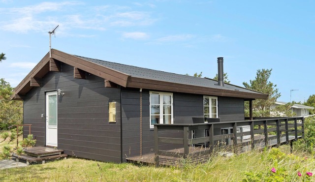 Cozy home in Sæby with house sea view