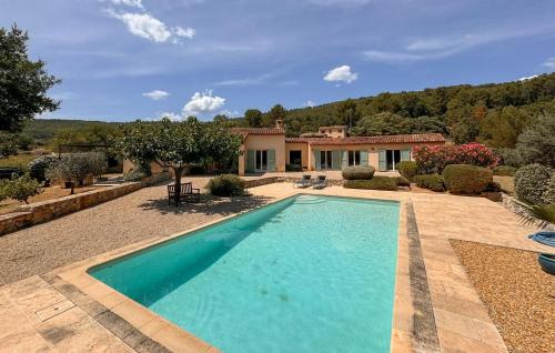 Cozy Home In Salernes With Wifi