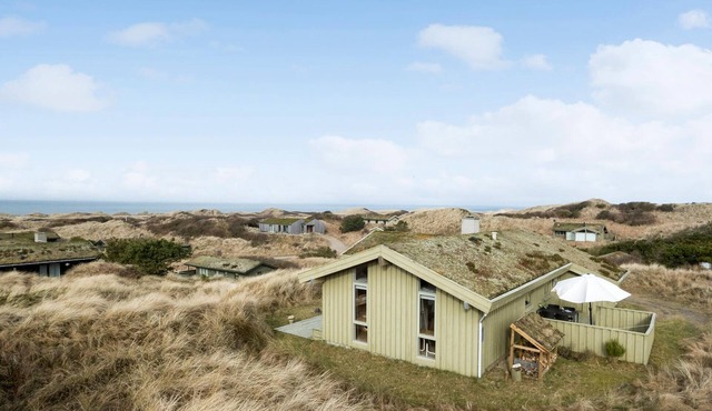 Cozy home in Saltum with house sea view