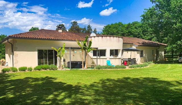 Cozy home in Sarliac with WiFi