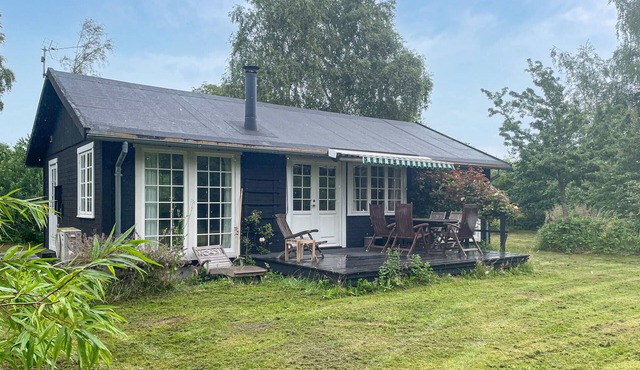 Cozy home in Sjællands Odde with WiFi