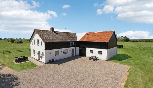 Cozy home in Skærbæk with kitchen