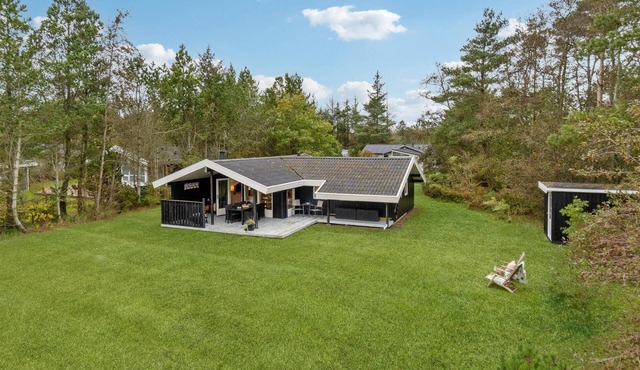 Cozy home in Skagen with kitchen