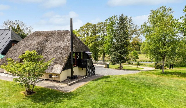 Cozy home in Skanderborg with lake view