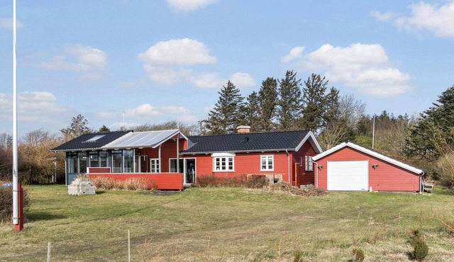 Cozy home in Spøttrup with WiFi