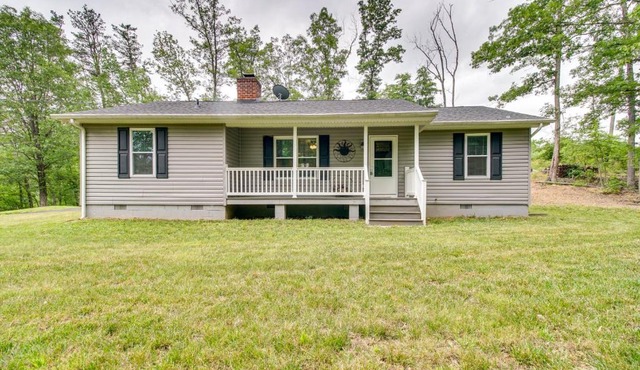 Cozy Home in Star Tannery with Private Backyard!