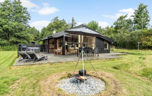 Cozy Home In Strandby With Wifi