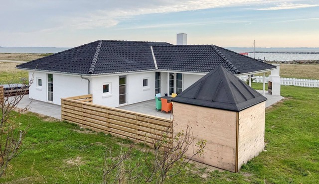 Cozy home in Struer with sauna