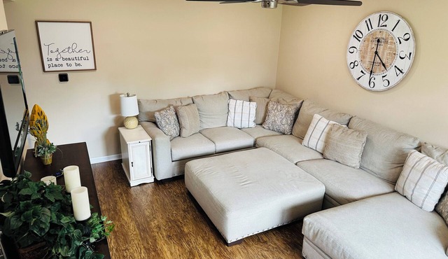 Cozy Home in Suburbs near Chicago - pet friendly